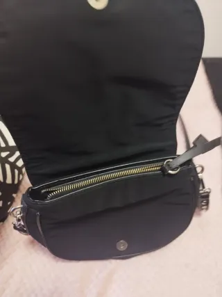 Bolso Parfois negro con tachuelas