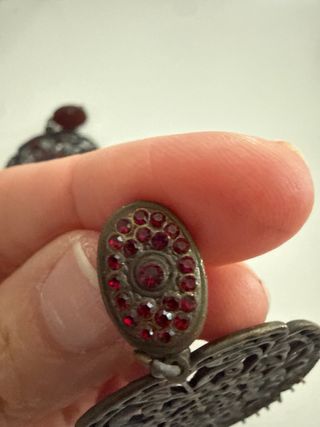 Pendientes bisutería morados y rojos