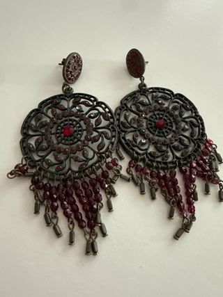 Pendientes bisutería morados y rojos