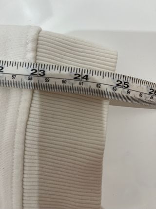 Sudadera Scalpers blanca con calavera