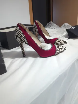 Zapatos de salón Lodi tacón estampado cebra