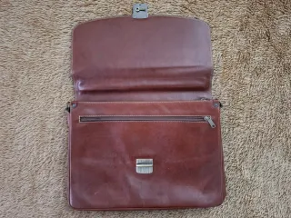 Maletín de piel marrón