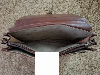 Maletín de piel marrón