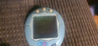 Tamagotchi CH azul con cordón