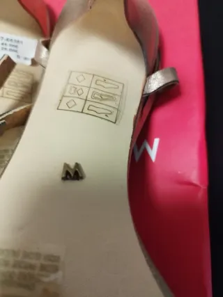 Sandalias doradas MARIAMARE