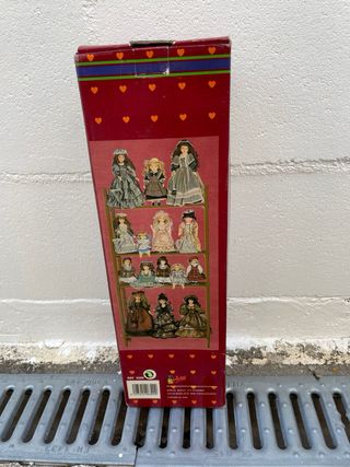 Bambola in porcellana Arias Collezione Classica d'Epoca