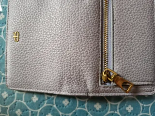 Monedero Parfois gris con detalle dorado