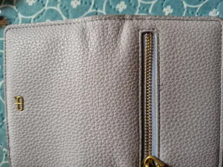 Monedero Parfois gris con detalle dorado