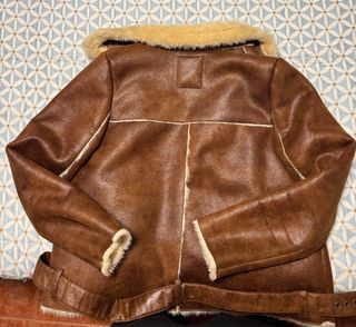 Cazadora de pelo marrón y beige