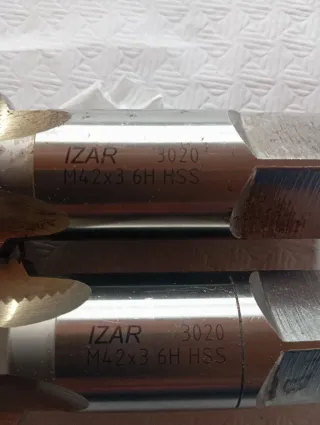 Juego 2 Machos IZAR M42x3 6H HSS