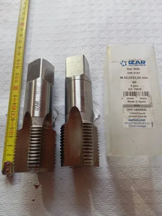 Juego 2 Machos IZAR M42x3 6H HSS