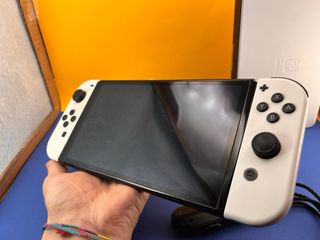 Nintendo Switch OLED - completa e con giochi