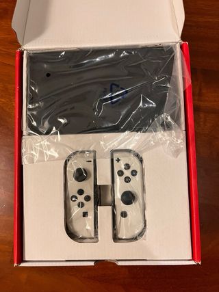 Nintendo Switch OLED - completa e con giochi