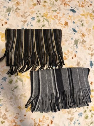 2 bufandas de rayas.