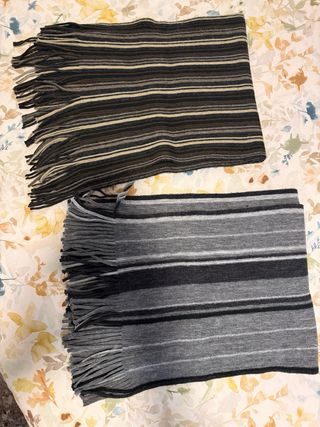 2 bufandas de rayas.