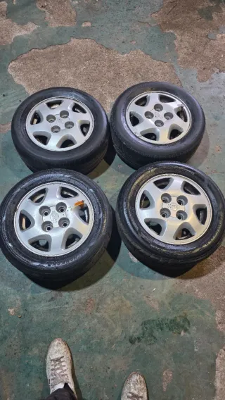 Llantas Nissan Primera P10 EGT