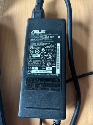 Portátil Asus Negro para Piezas con cargador OFERT