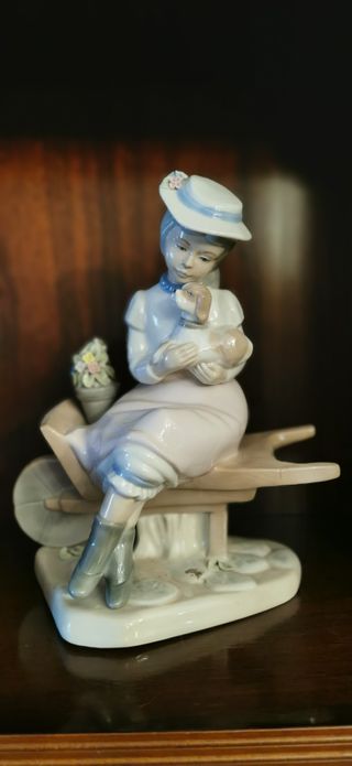 Figura Tognana Italia Niña con Cesta