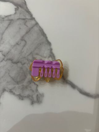 Unicorno, bambina e accessorio per capelli