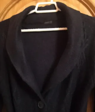 Chaqueta Oysho lana azul marino con lazada