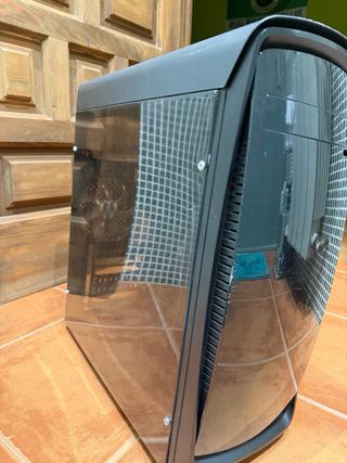 Caja Gaming con 4 Ventiladores RGB