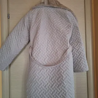 Spolverino trapuntato beige con pelliccia