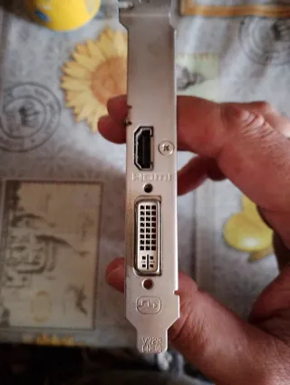 Tarjeta Gráfica NVIDIA GT 705 1GB