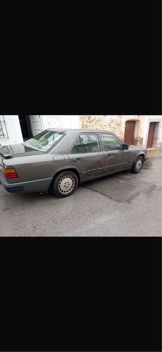 Mercedes-Benz 300d 1987