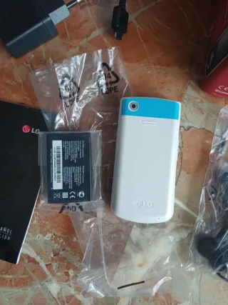 LG KF310 Teléfono Móvil Vintage Nuevo