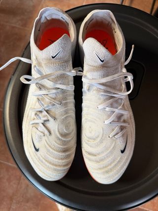 Botas de fútbol Nike Phantom.