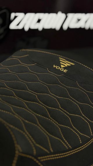 TAPIZADO PERSONALIZADO VOGE 900