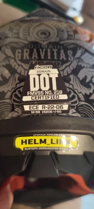 Casco Moto ICON DOMAIN GRAVITAS usado dos horas.