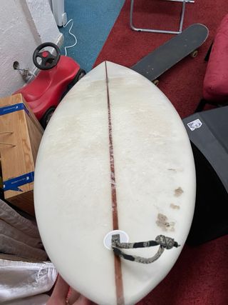 Tabla de surf blanca