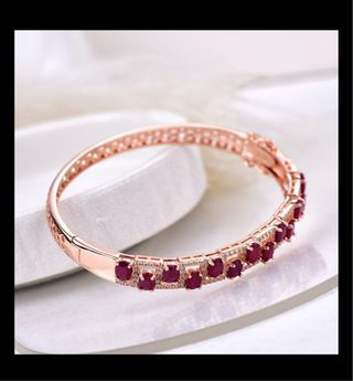 Pulsera Elegante Rubíes y Topacios.