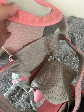 Mochila portabebés rosa