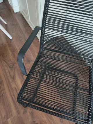 Silla IKEA exterior con reposabrazos