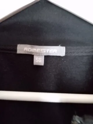 Chaqueta deportiva mujer negra