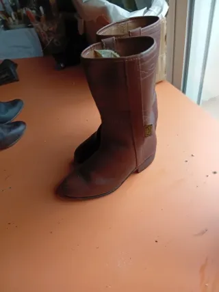Botas y sombrero