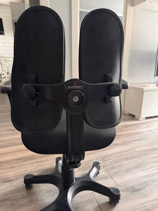 Silla de oficina ergonómica negra