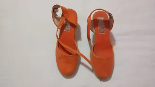 Zapatos de cuña naranjas
