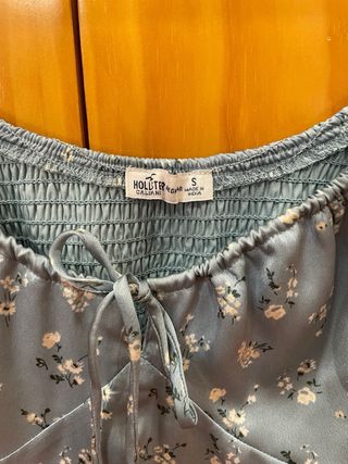 Vestido Hollister floral manga larga