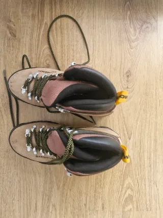 Botas de montaña Garmont piel impermeables