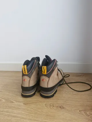 Botas de montaña Garmont piel impermeables