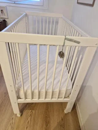 Cuna de barrotes + colchón