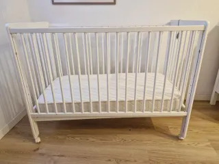 Cuna de barrotes + colchón