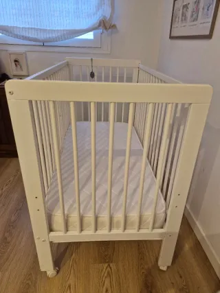 Cuna de barrotes + colchón