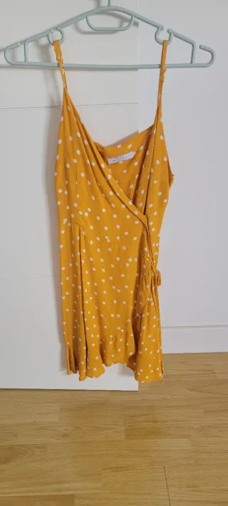 Vestido Bershka lunares amarillo Talla M