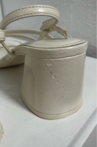 Sandalias tacón bloque tiras blancas