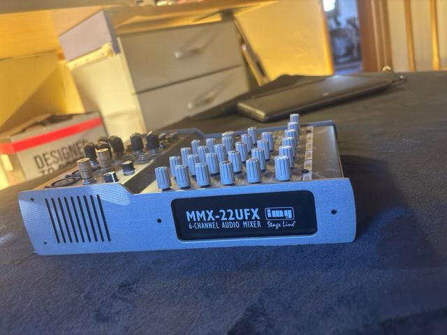 Mezclador 6 canales MMX-22 UFX