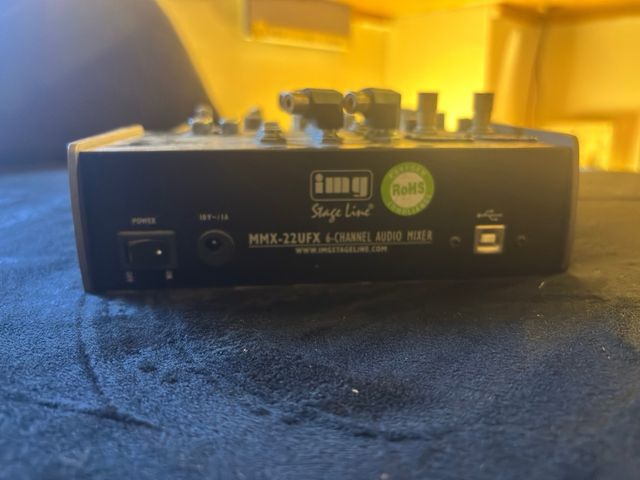 Mezclador 6 canales MMX-22 UFX